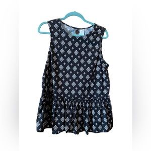 NWOT Time and Tru Black/White Peplum Tank